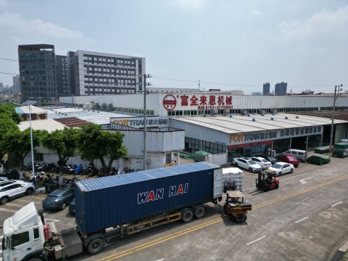 Um contêiner de nossos produtos automatizados é enviado hoje para os EUA!